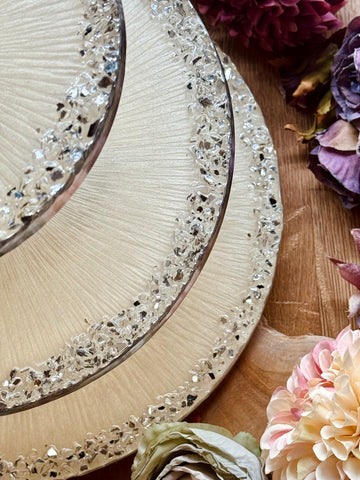 Cake stand made of resin in white with silver