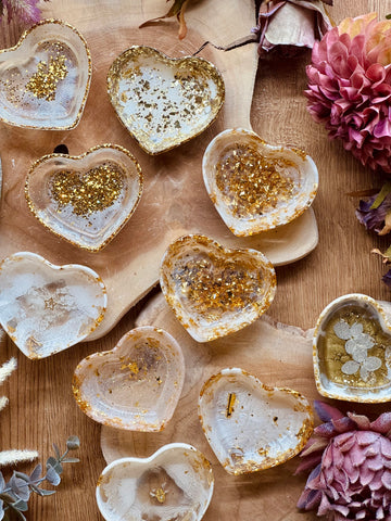 Resin jewelry bowls in white with gold details