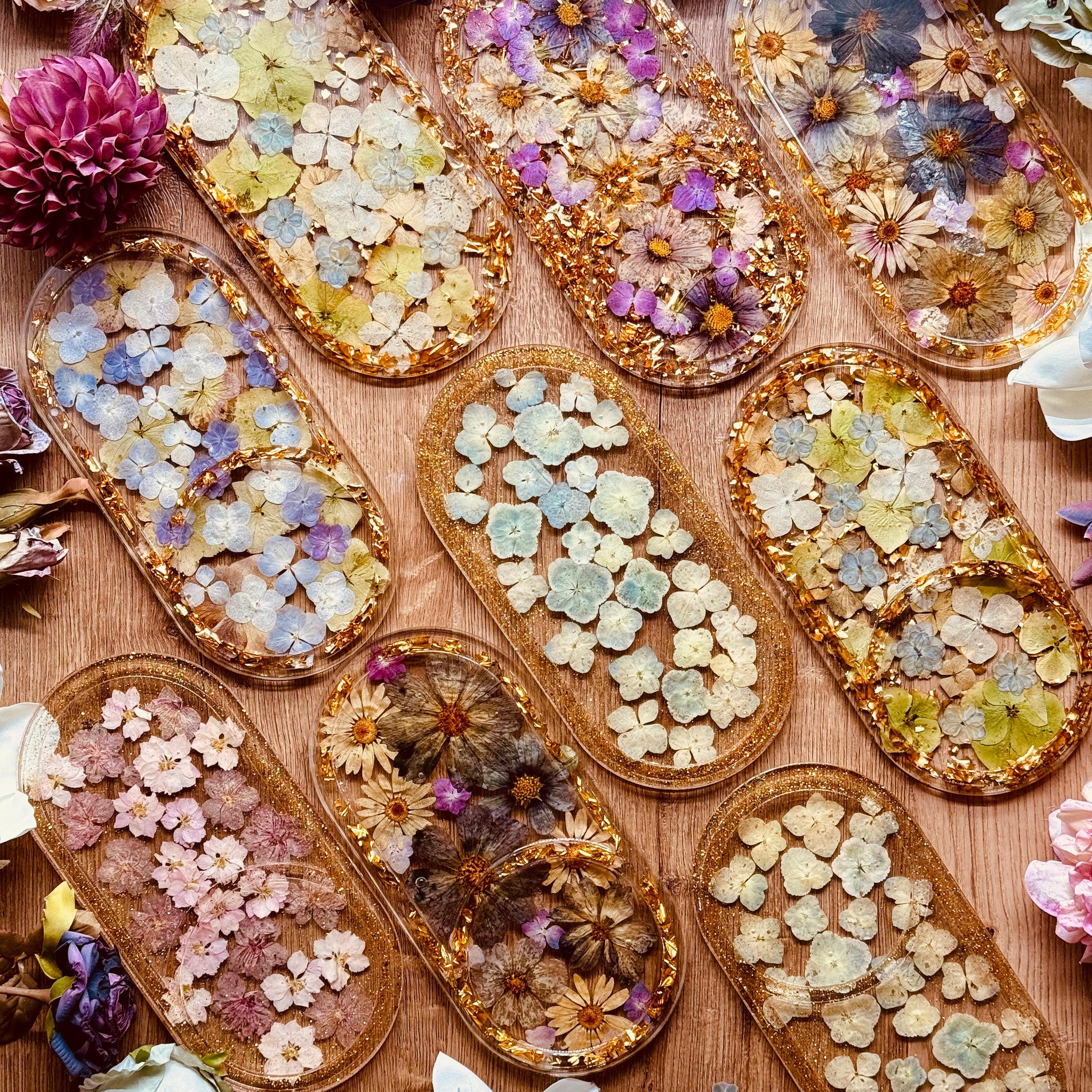 Resin jewelry bowls with gold and flowers